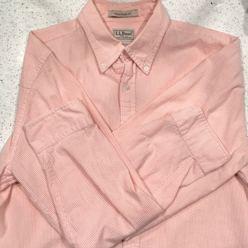 LL Bean Traditiona Fit Men’s Button up. Size: MT